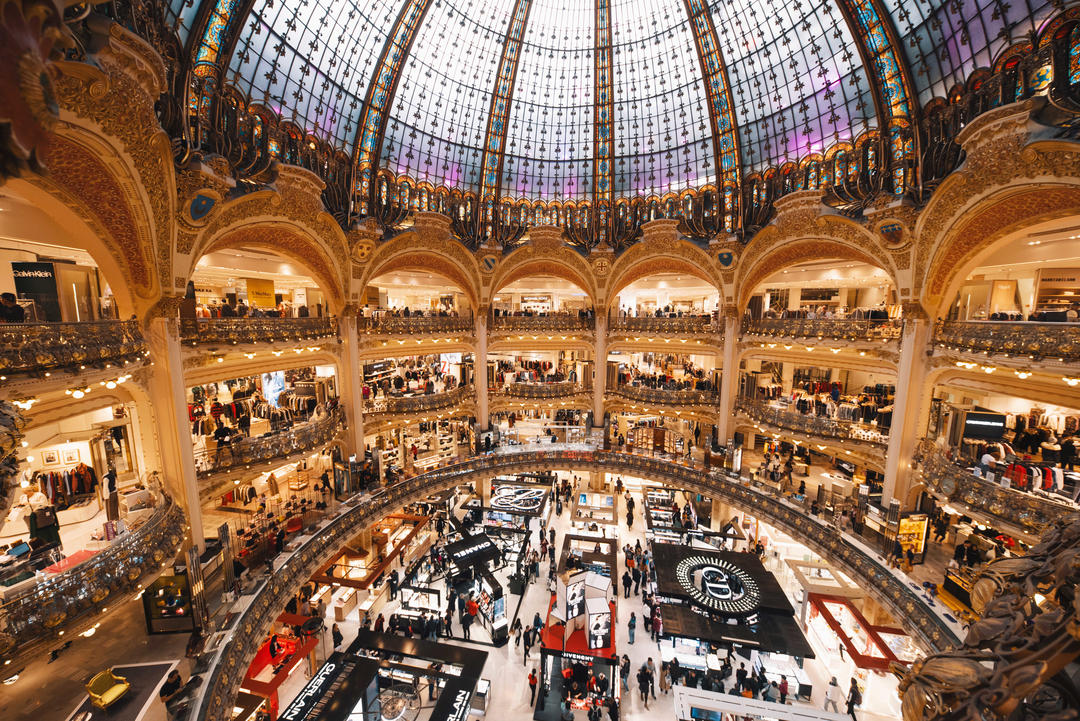 The Ultimate Guide to US Luxury Department Stores: An Expert's Curated List for 2024